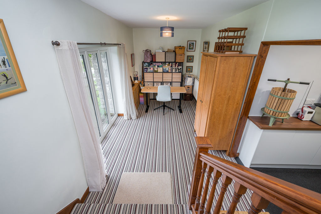 Studio/Annexe- click for photo gallery